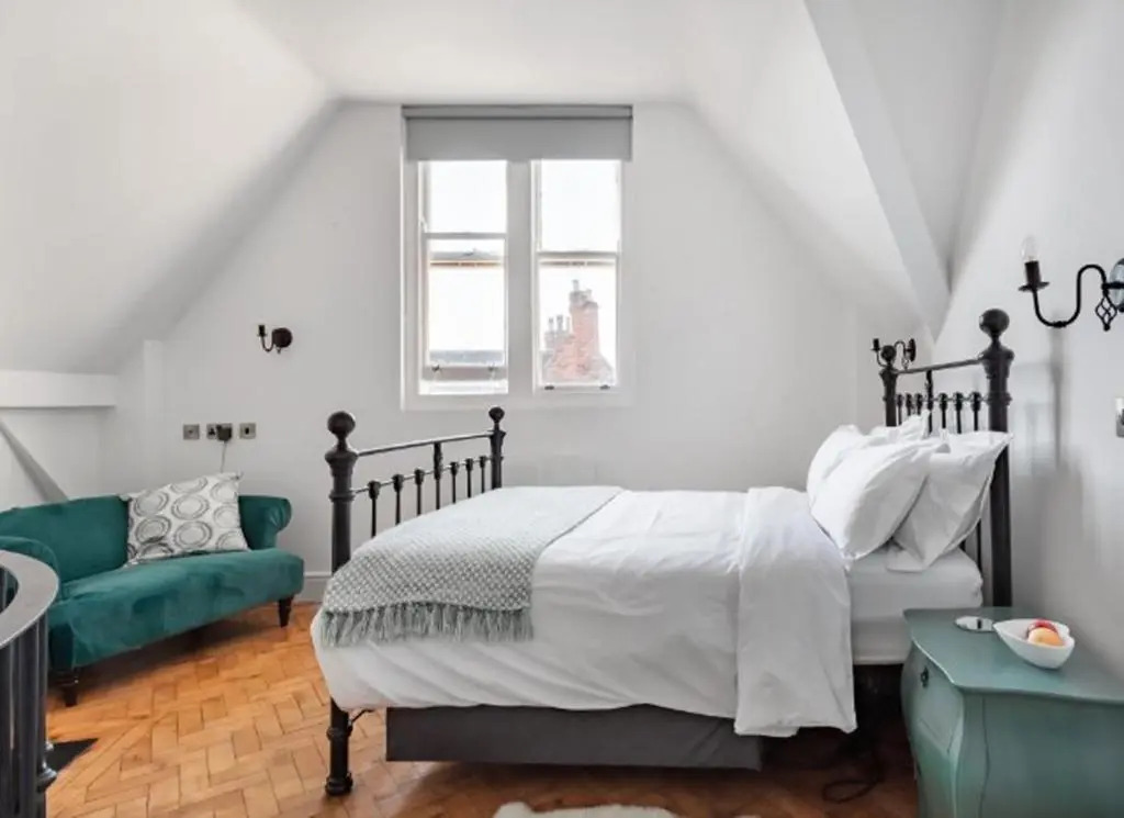 Warwick Post Office Apartment