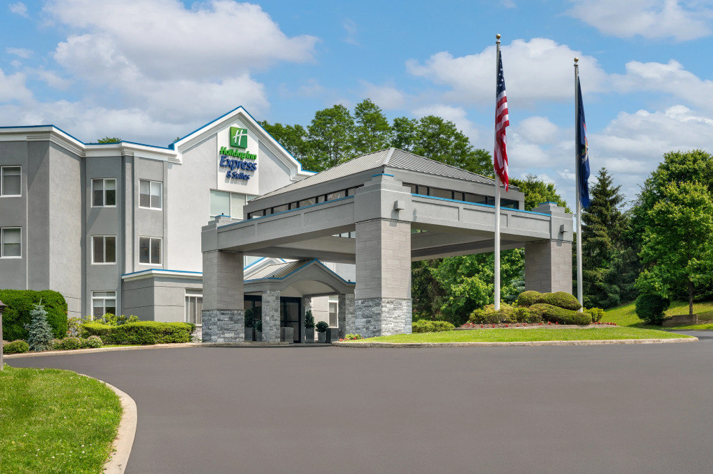 Holiday Inn Express & Suites Hawthorne Elmsford North by IHG