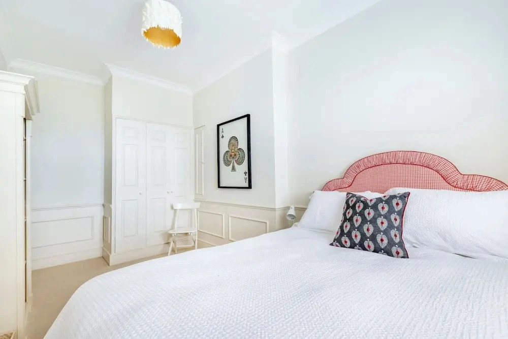 The Baby s Breath 2 Bedroom With Patio in Chelsea