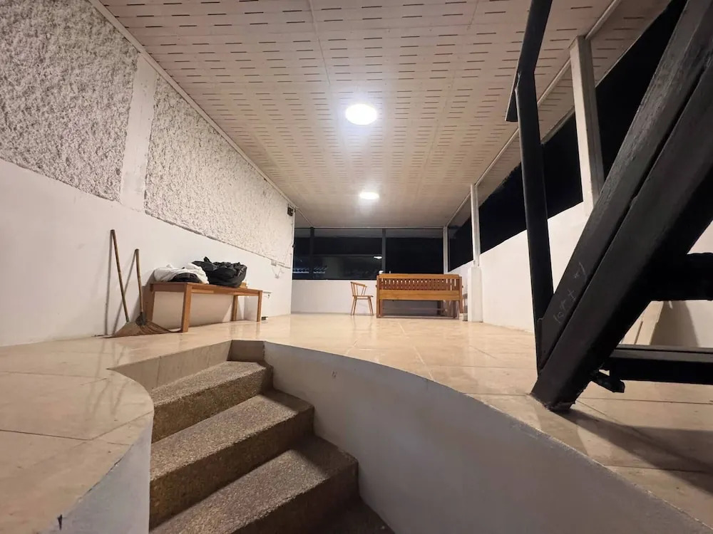 D 6 Apartment 6 of 6