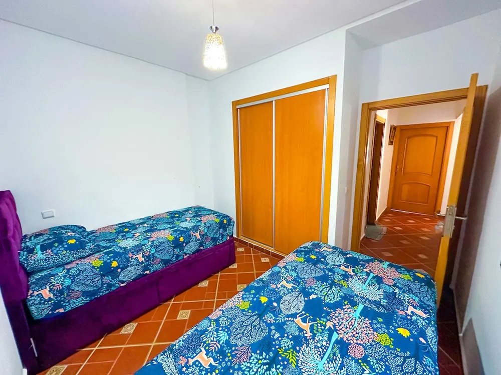 Apartment with pool direct access to sea