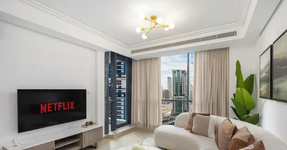 LUX The JLT Gold Crest Suite