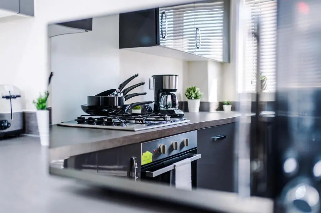 Vidale Court, 3 Bedroom House with River Irwell view, sleeps 6