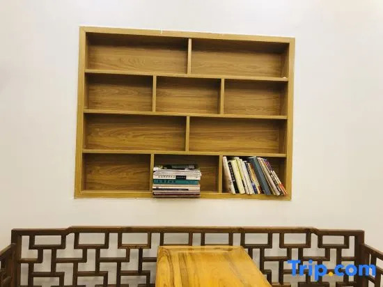A homestay which embrace the mountains in jingdezhen