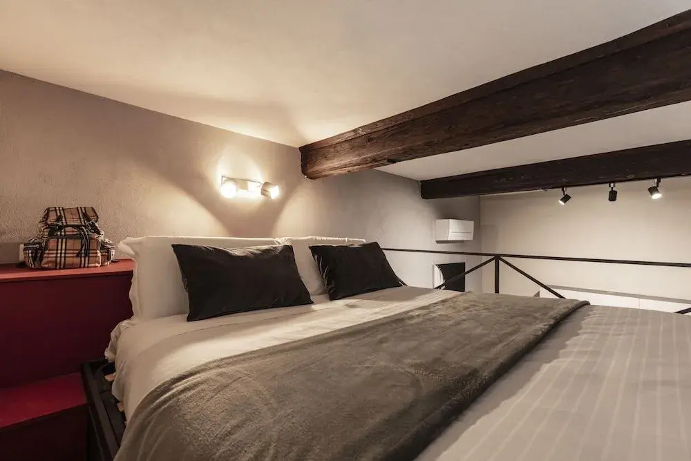 Roommo Apartments