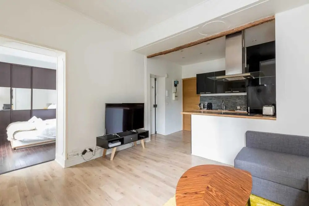 Beautiful Apartment for 4 People in the 15th
