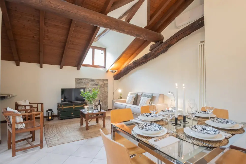 Plinio 10 in Como With 2 Bedrooms and 2 Bathrooms