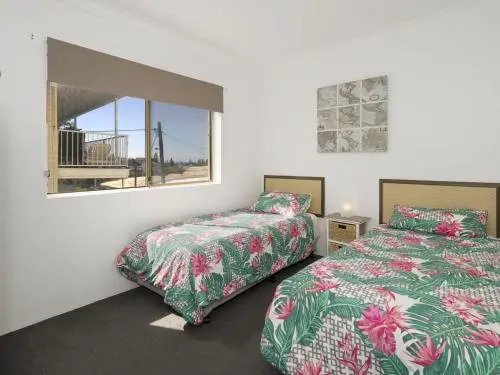 Waterfront Unit, Unit 2