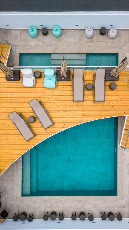 Deluxe Suites Santorini