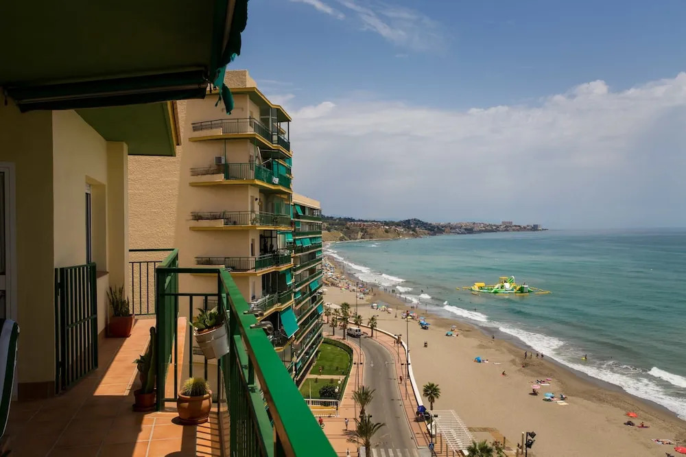 Holidays2Fuengirola Carvajal Sea Side