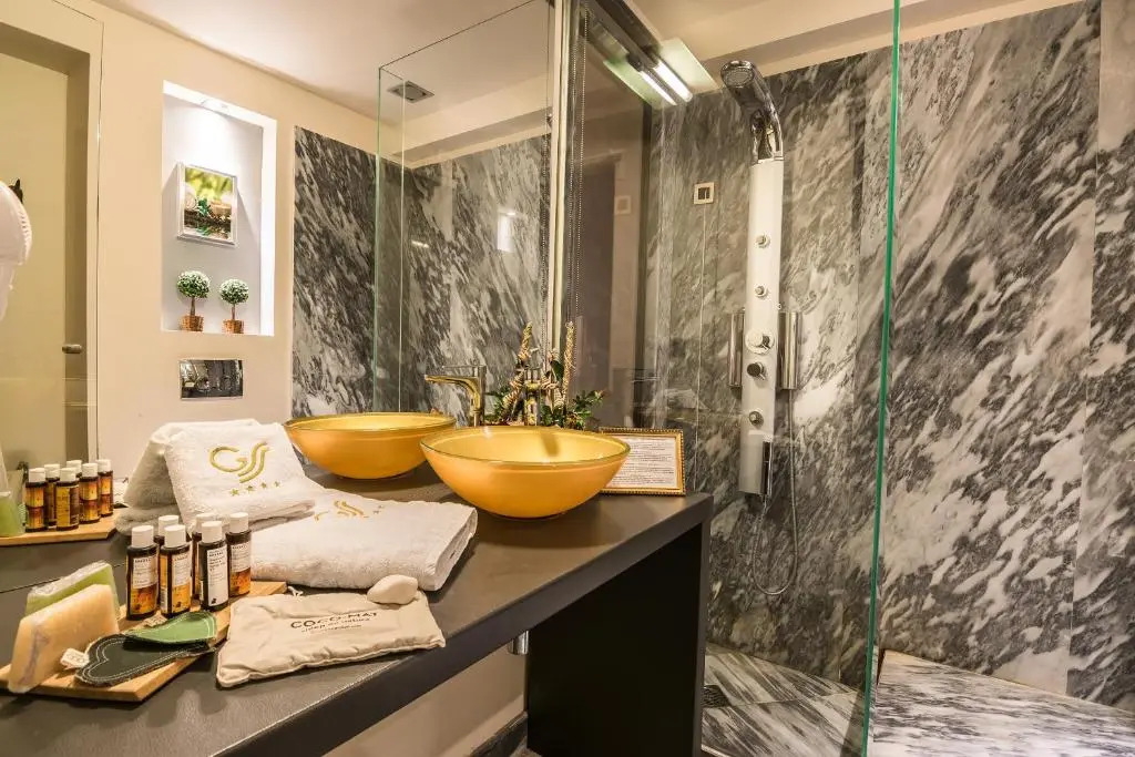 Golden Suites & Spa