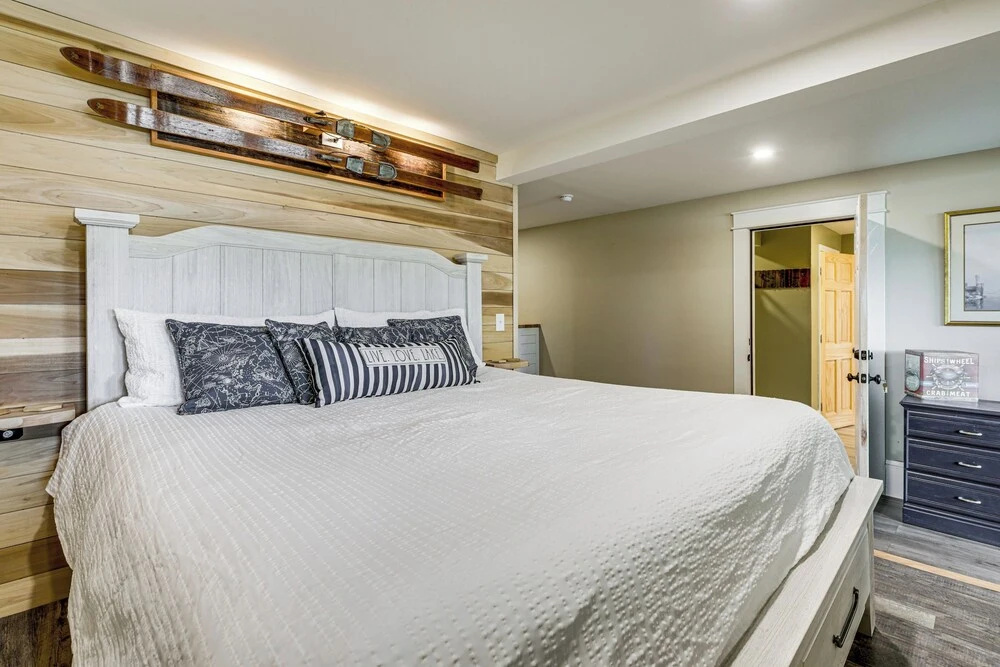 Beachfront Bliss on Newfound Lake! Bristol Condo