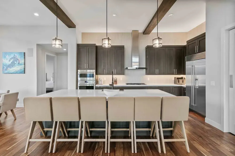 Easy East Village Ski Access Hot Tub 5br 5 Bedroom Home