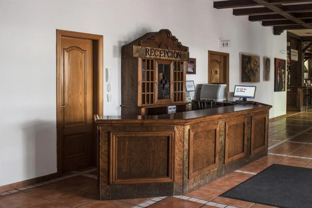 Albenzaire Hotel Asador