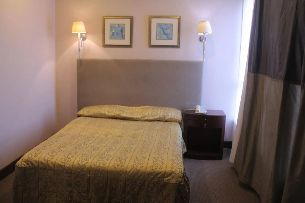 Le Vendome Hotel
