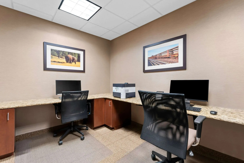 Comfort Inn & Suites Avera Southwest