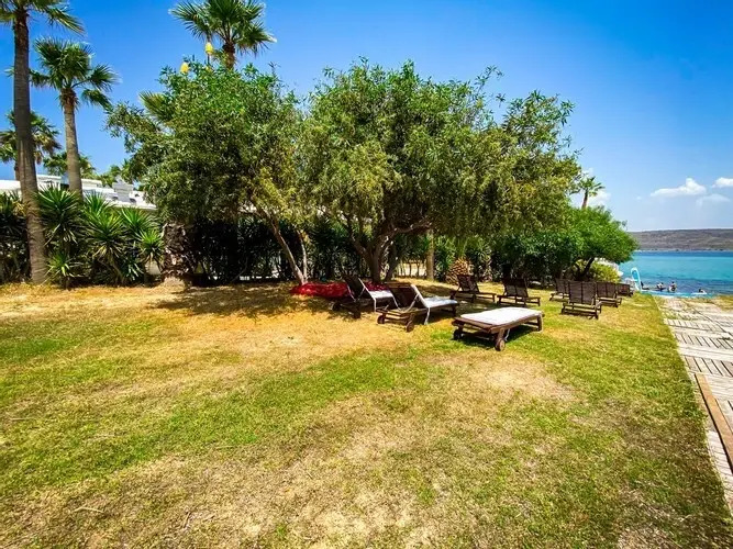 Ion Club Windsurf Beach