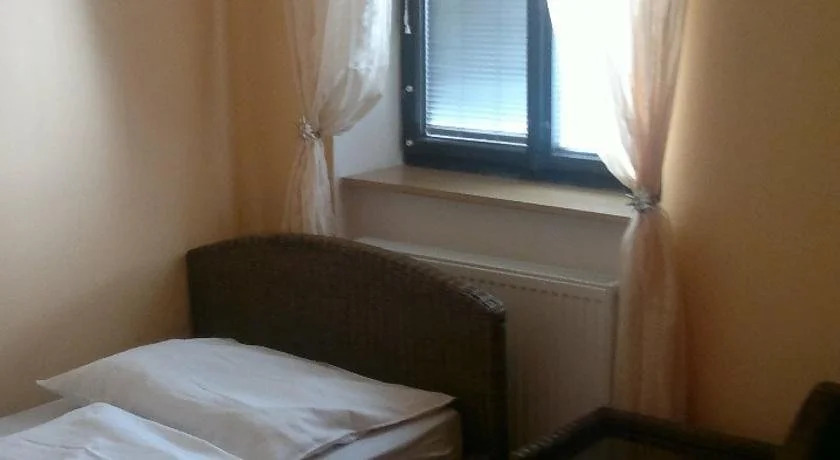 THE Z ACCOMMODATION