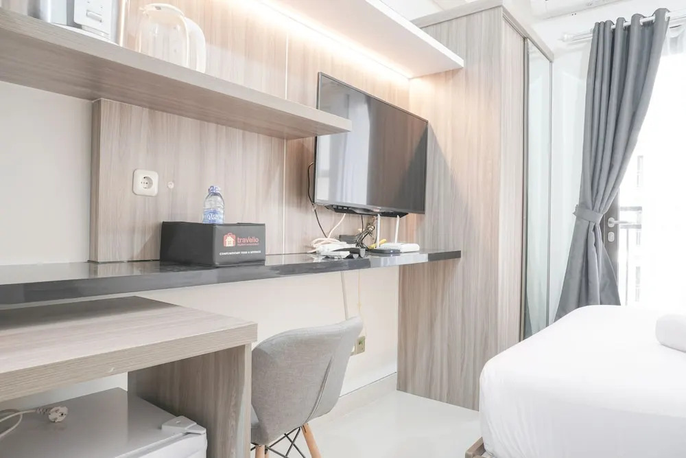 Nice Studio At 11Th Floor Transpark Cibubur Apartment