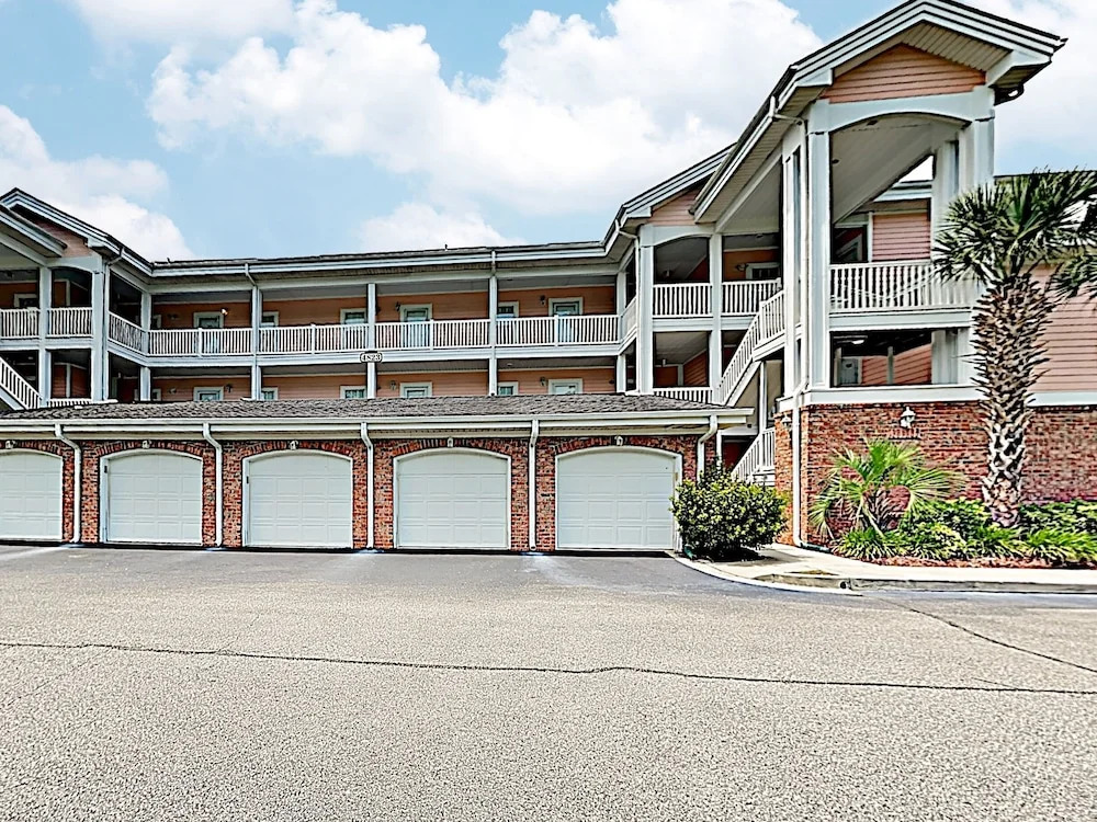 New Listing! Pristine Condo W/ Pool & Patio Condo