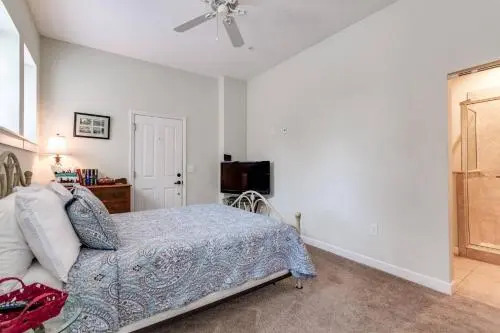 JBH 115 W 2nd Apt #1