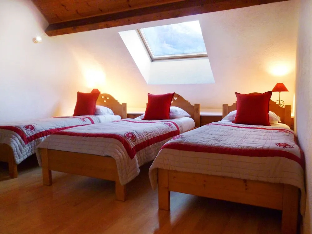 Ferm6 - 6-6p-5chbres-3sdb-120m?-10 / 12pers-valloire