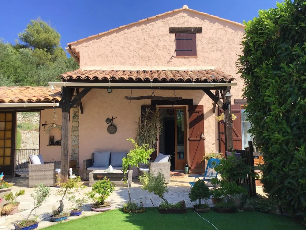 Villa With 3 Bedrooms in Levens, With Wonderful Mountain View, Private Pool, Enclosed Garden - 22 km From the Beach