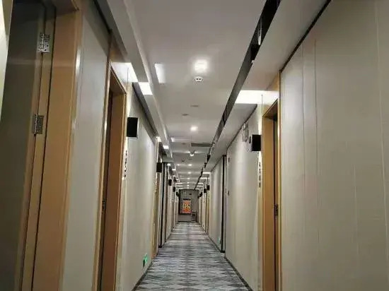 Yimi Select Hotel