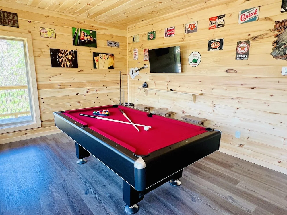A Tyme To Chill 2 Bedroom Cabin by RedAwning
