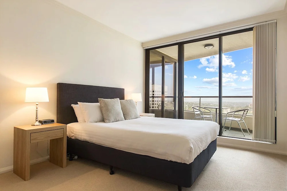 Wyndel Apartments - Sergeants