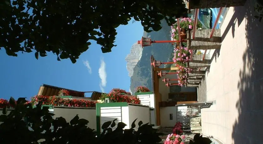 Hotel Montana