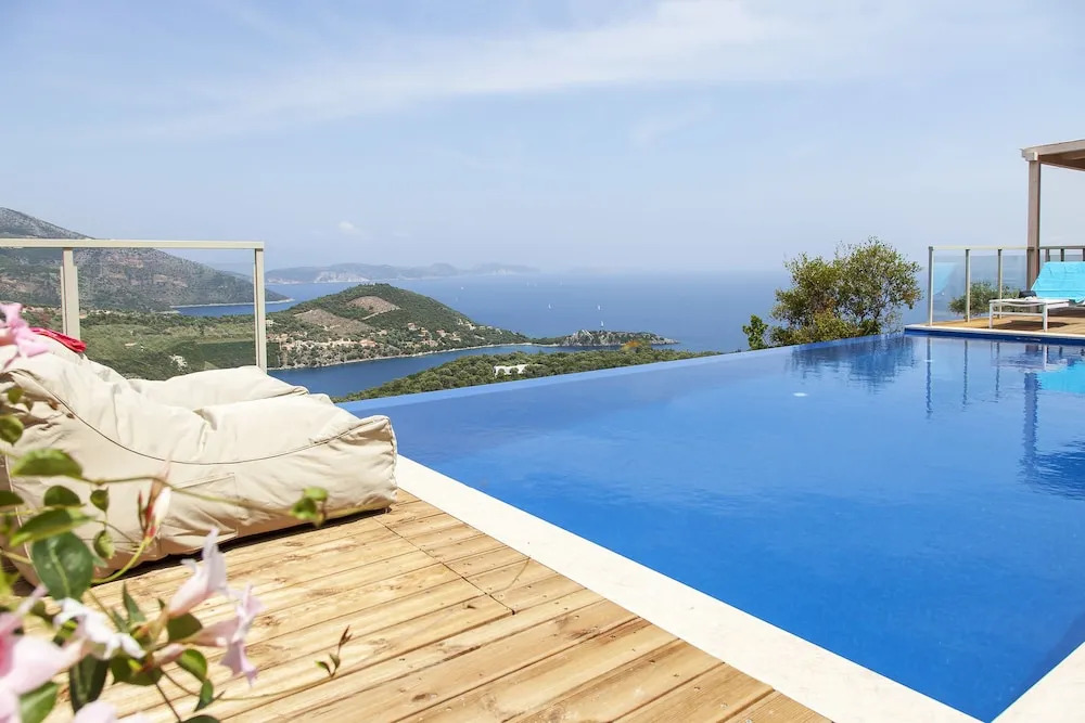 VILLAS MIRO - Luxury Villas with Direct Sea Access for 14 people