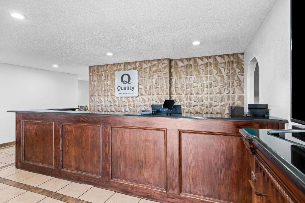 Quality Inn Plainview