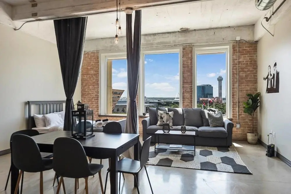Downtown Dallas Gorgeous 3 BD, Pool & Gym