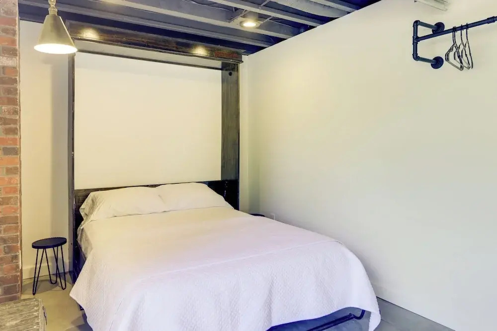 Unique Studio on Obanyon Creek in Dtwn Loveland!
