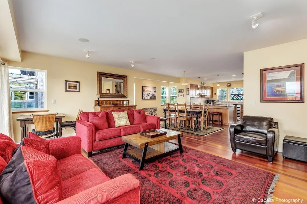 Lakeside Haven 3 Bedroom Townhouse