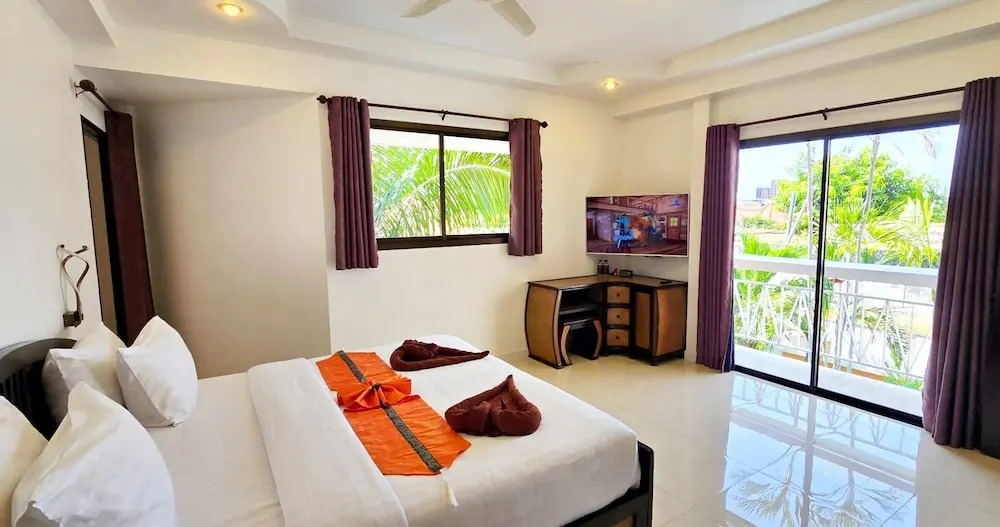 TUCHELAND Luxury Pool Villa Pattaya Walking Street