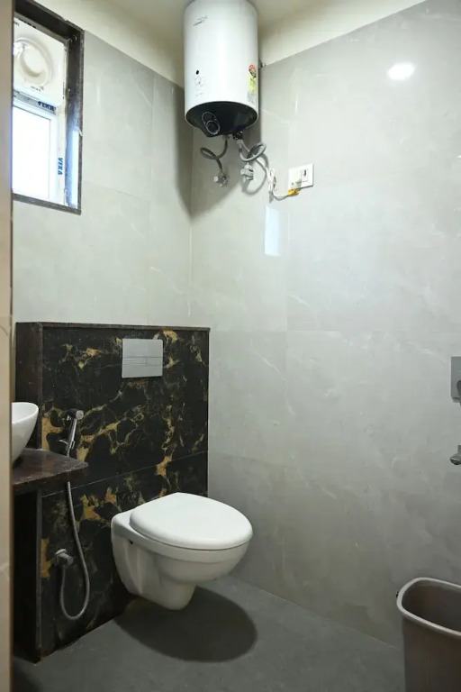 Hari Niwaas Guest House By VM Stays near Ghat and temple