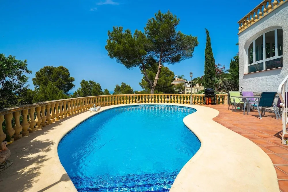 Comfortable 4-bed Villa With Panoramic Views