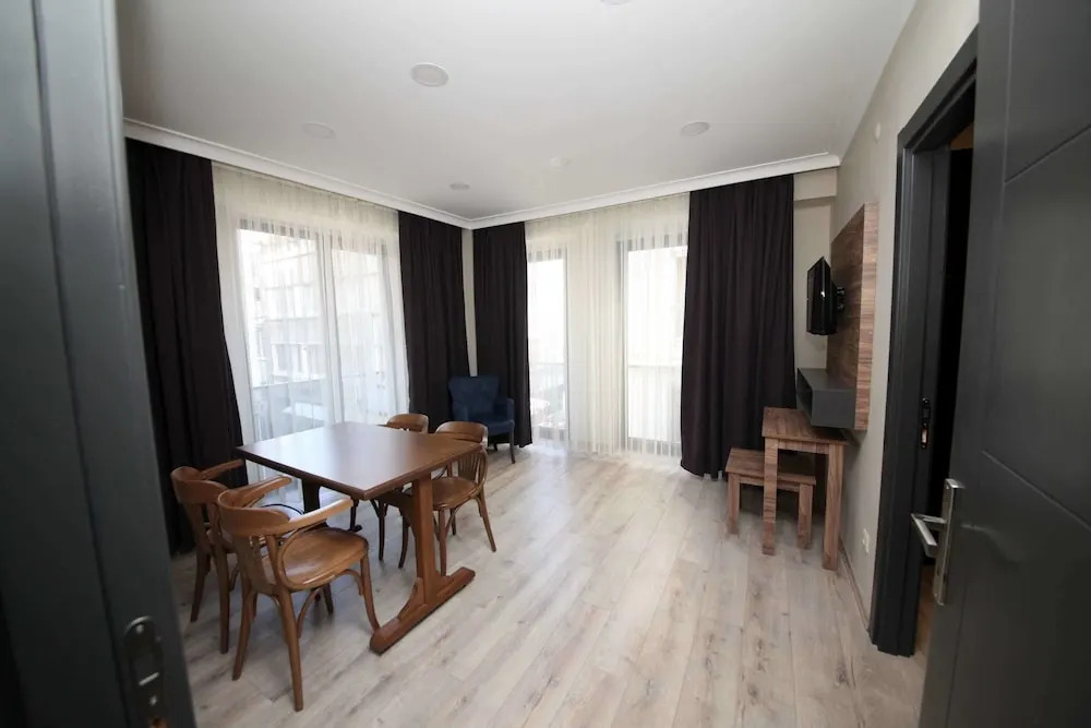 Corner Suite