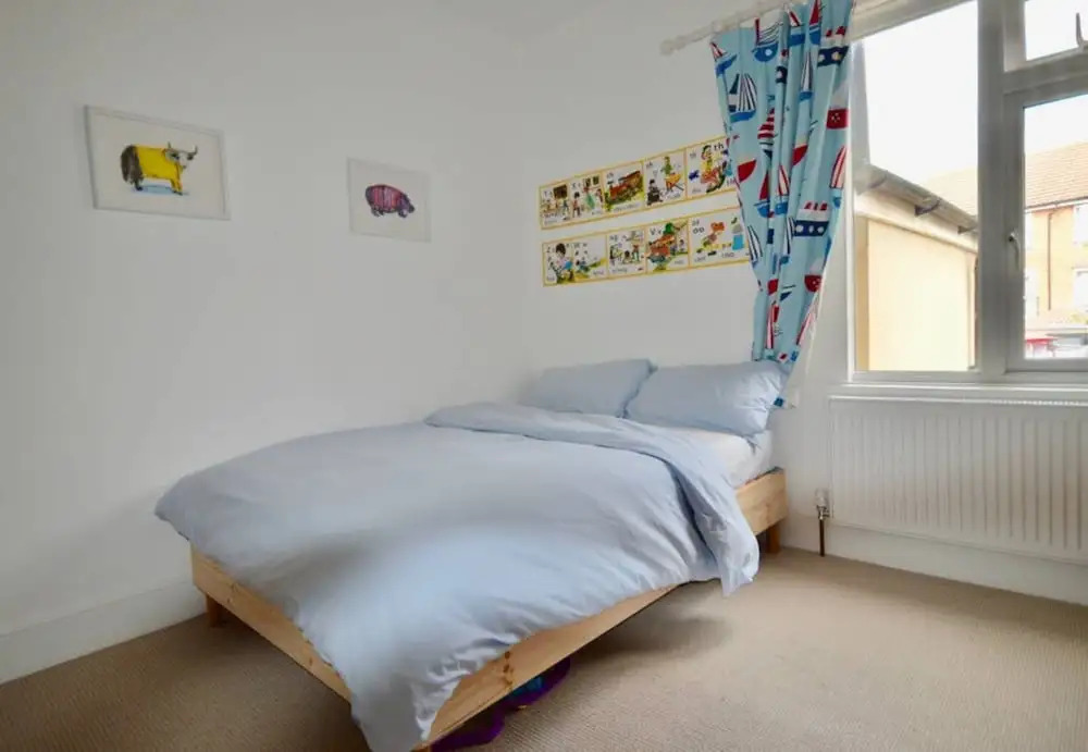 Charming Victorian 3 Bedroom House With Large Garden