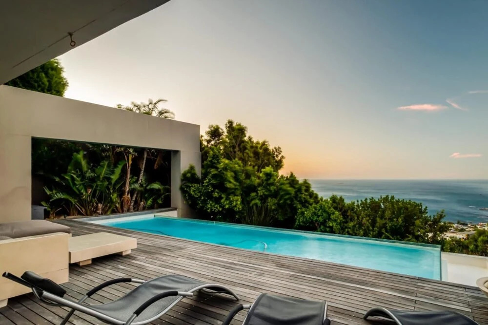 Spacious Three Bedroom Villa in Camps Bay With Private Pool and Ocean Views The Falcon