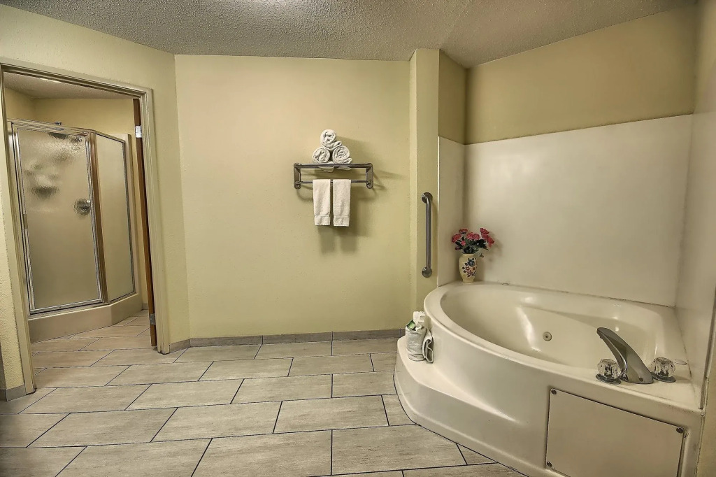 Holiday Inn Express Hotel & Suites Grove City by IHG