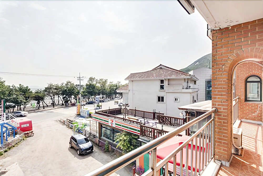 Ganghwadopinery Pension