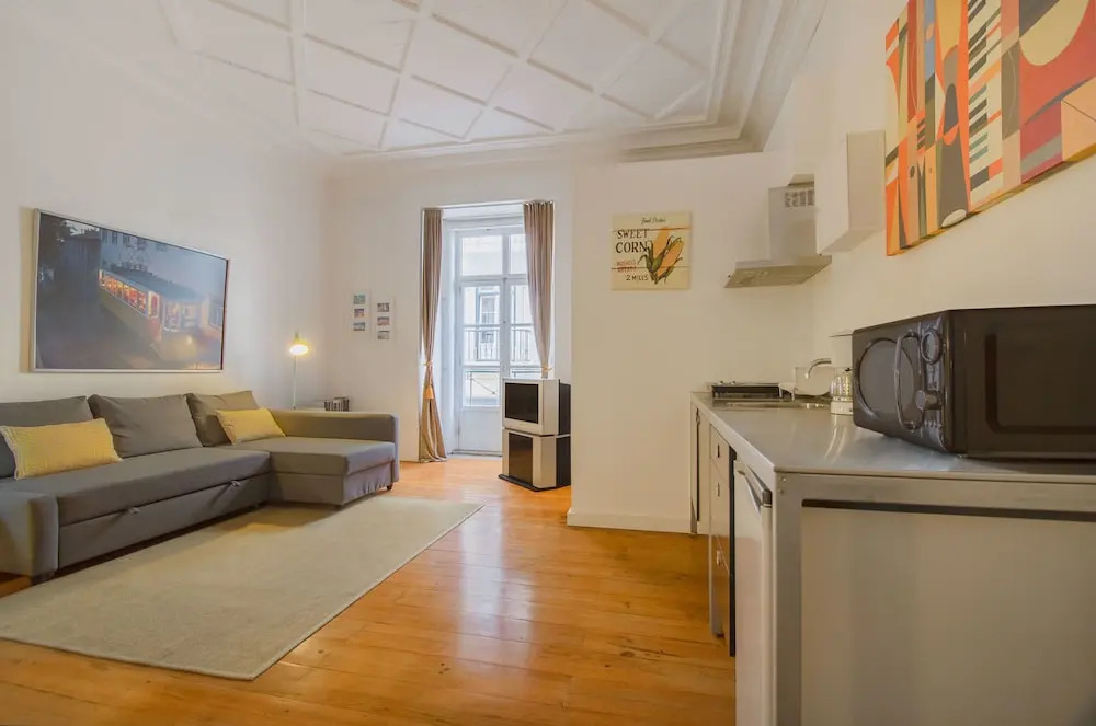 Old Town Chiado Balcony Aircon by LD Apartments