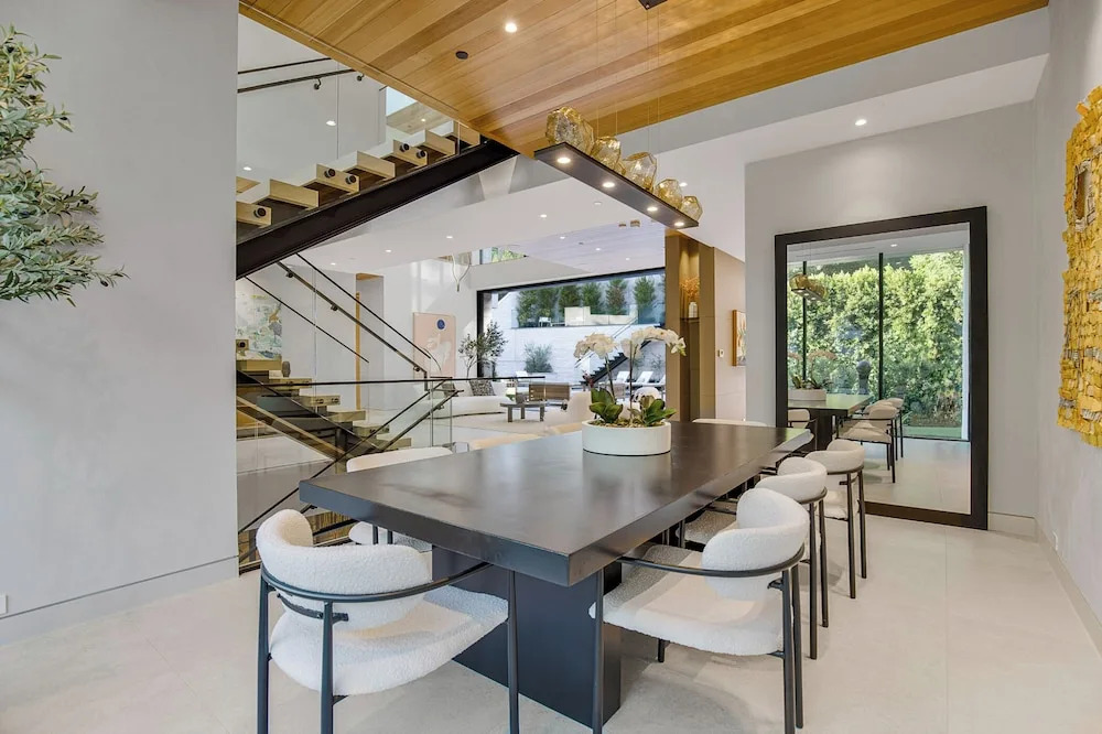 Hutton Modern
