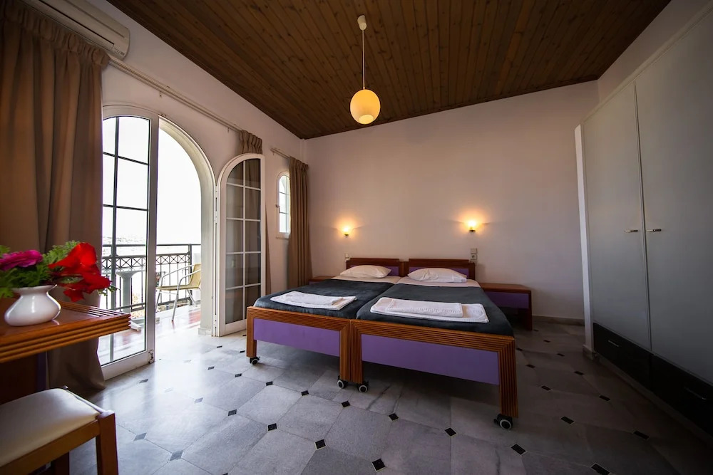 Manias Hotel Apartments