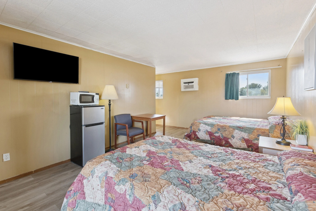 Currys Motel by OYO Saginaw MI