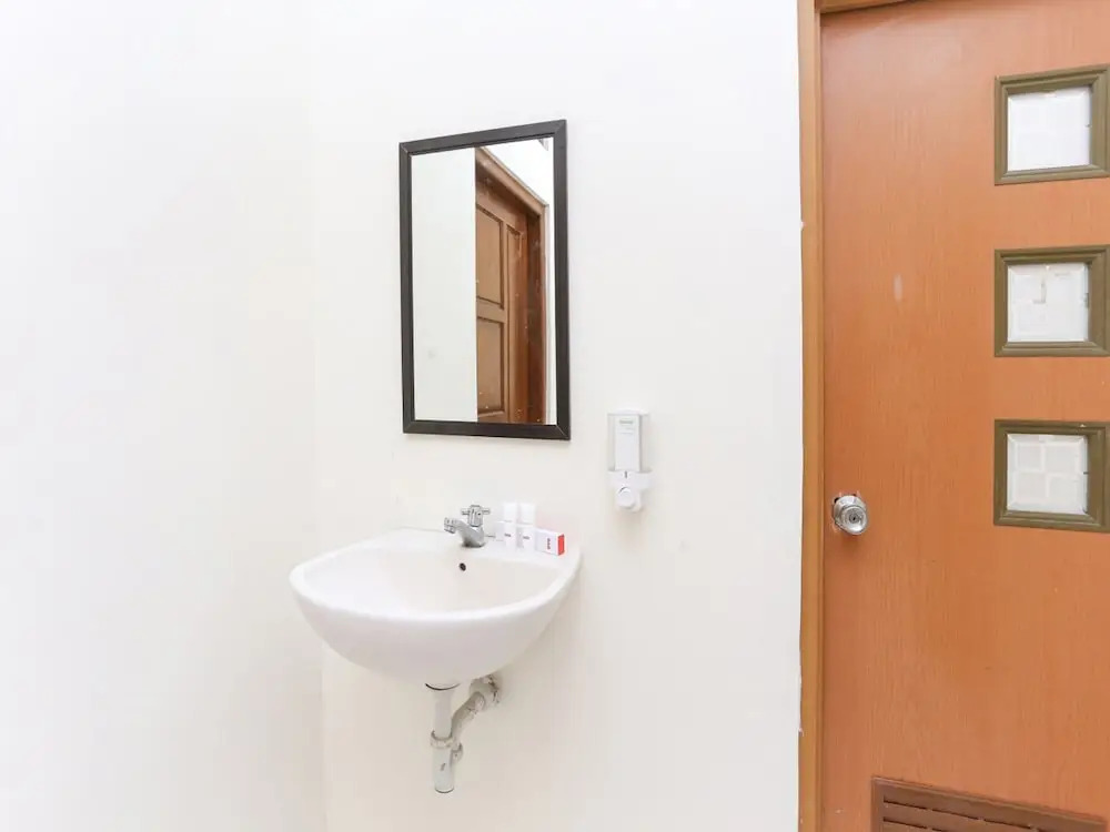 Oyo 1680 Dahlia Guesthouse