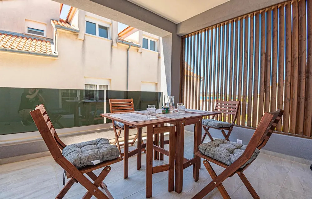 Stunning Apartment in Brodarica With Wifi and 1 Bedrooms